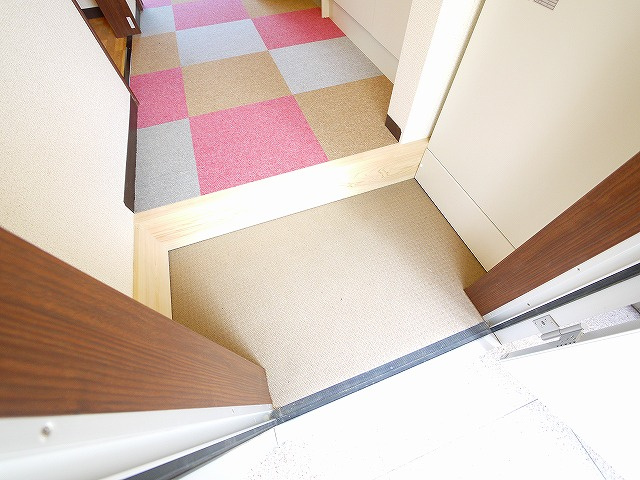 南紀寺ハイツの玄関