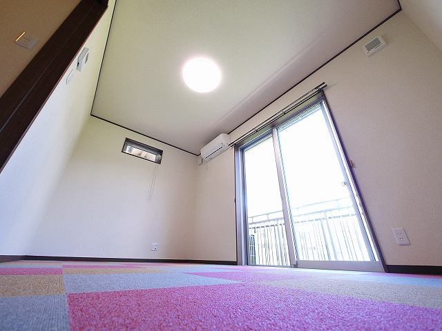 南紀寺ハイツの居間・リビング