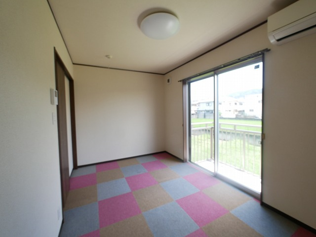 南紀寺ハイツの寝室|開放的な寝室です