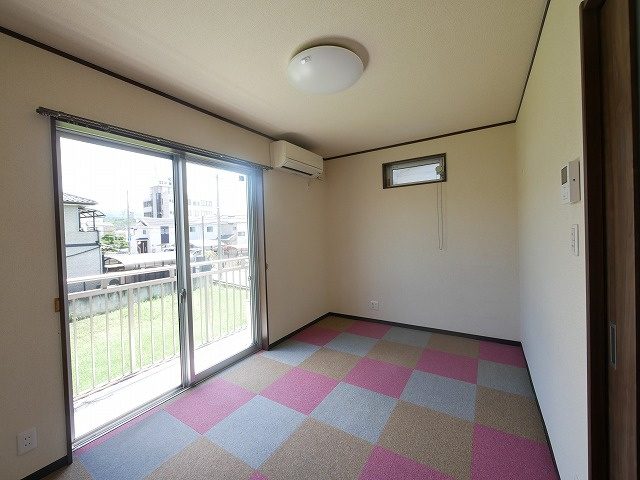 南紀寺ハイツの洋室|使い勝手のいい洋室です