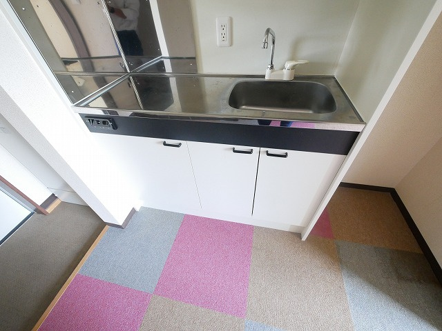 南紀寺ハイツのキッチン|お料理しやすいキッチンです