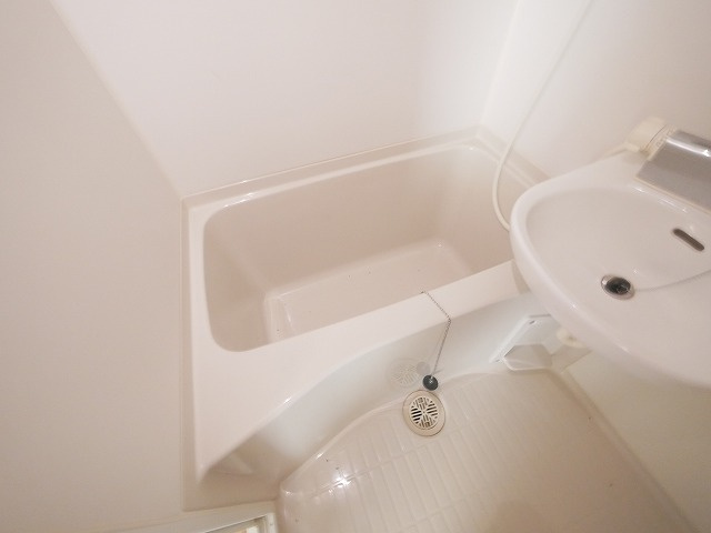 南紀寺ハイツの浴室|日々の疲れを癒すお風呂付です