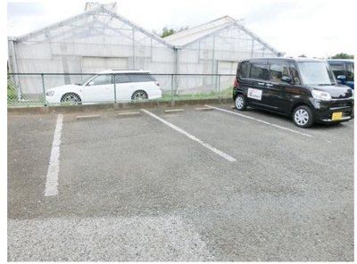 【駐車場】 | 【シャーメゾン】メゾンイソップ | 駐車場は無料です。