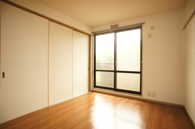 サンガーデンM'Sの洋室|収納付きの南側洋室♪