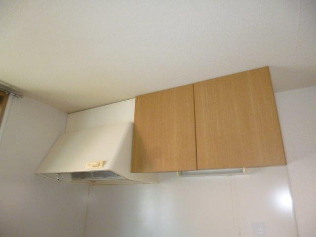 アブニール若宮のキッチン|キッチン上収納