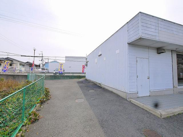 中山町貸店舗の駐車場