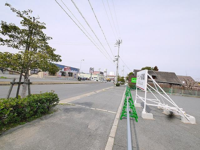 中山町貸店舗の駐車場