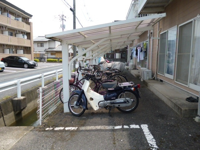 総社市中央６丁目のアパートのその他共用部分|自転車置き場