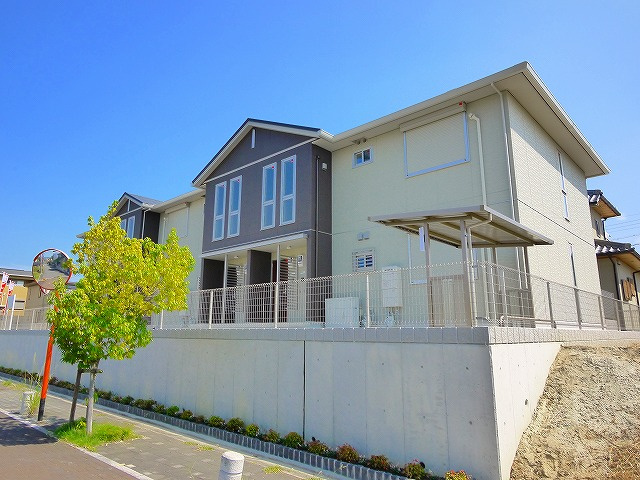 ルーナ・クレシェンテAの外観