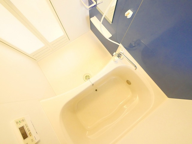 メゾン・ド・ユウの浴室|落ち着いた空間のお風呂です