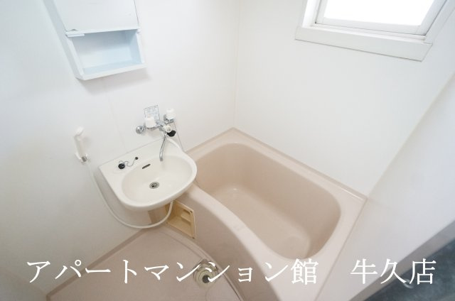 ライトハウスIの浴室