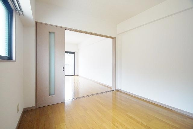 レクスタ平和の洋室|レクスタ平和（1DK）　洋室
写真は別号室タイプです