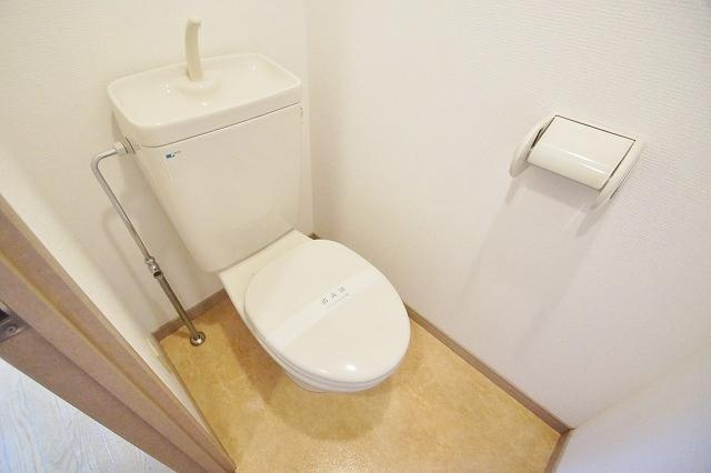 レクスタ平和のトイレ|レクスタ平和（1DK）　トイレ
写真は別号室タイプです