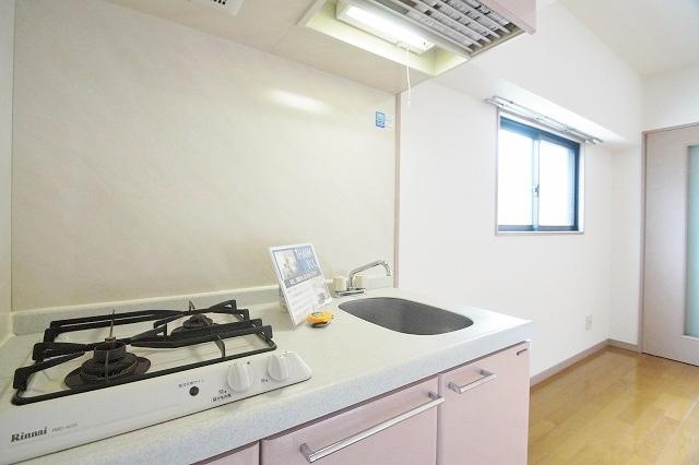 レクスタ平和のキッチン|レクスタ平和（1DK）　キッチン
写真は別号室タイプです