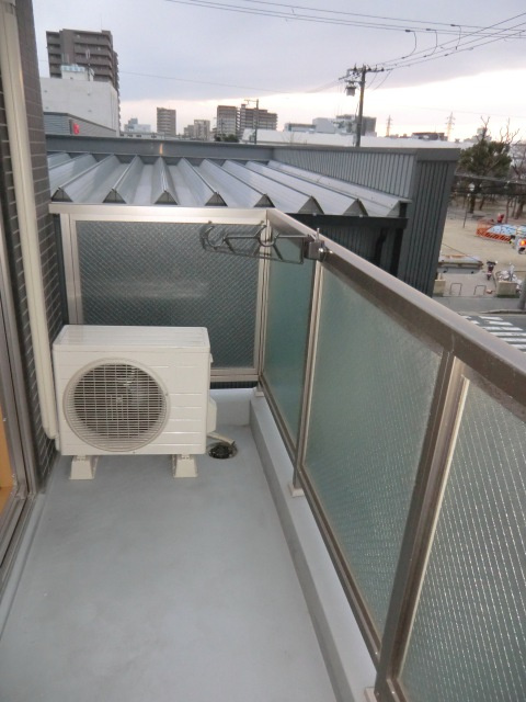 ウエストコート新大阪のバルコニー
