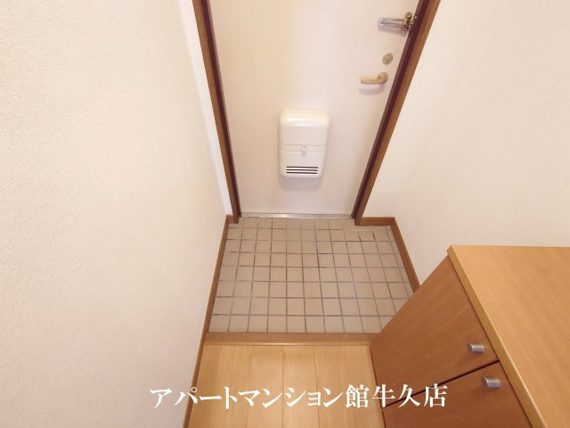 モアエレガントの玄関