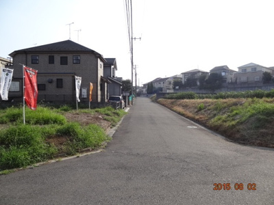 【前面道路含む現地写真】 | さいたま市緑区松木1丁目　売地全2区画