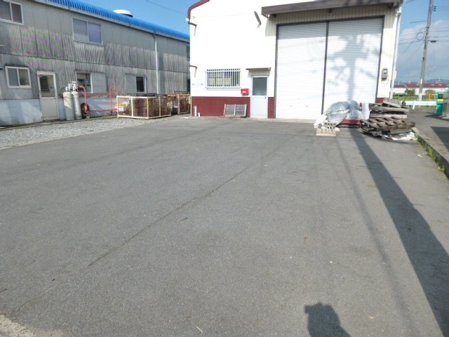 倉敷市西阿知町新田の倉庫の外観