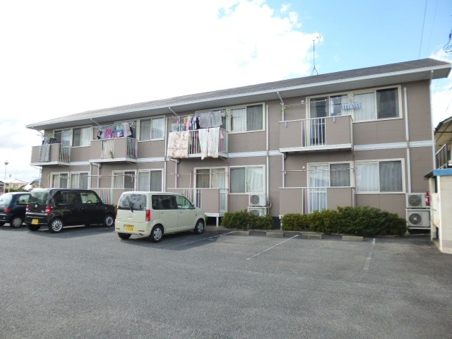 総社市総社のアパートの外観