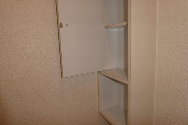 レジデンス上東のトイレ|トイレ棚