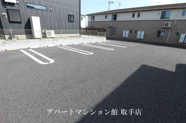ステラルーチェⅢの駐車場