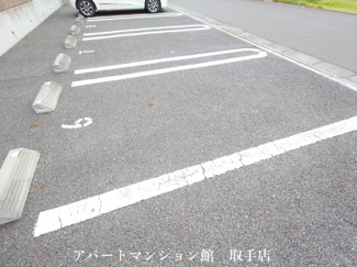 【駐車場】
