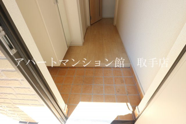 カーサ　アバンツァートの玄関