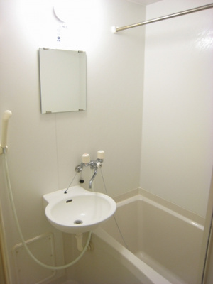 【浴室】 | フリーダムベッセルⅣ | 浴室乾燥機付きです。