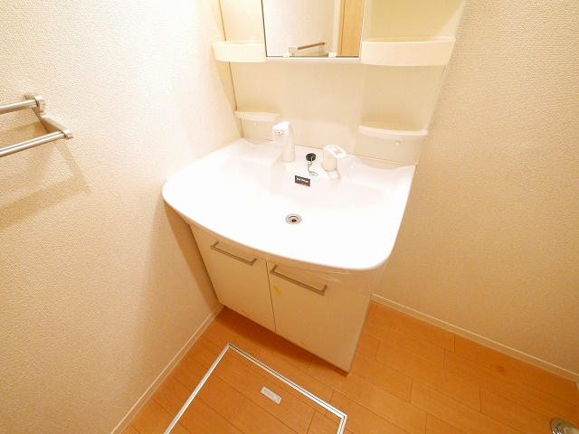 グランドゥールいずみの独立洗面台