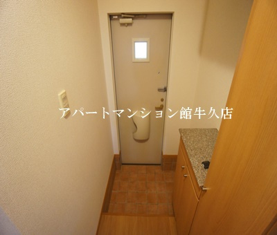 レジデンスさくら台Fの玄関