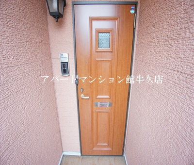 レジデンスさくら台Fの玄関