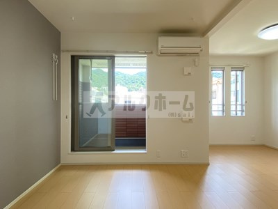 グリーンヴィラ2の居間・リビング