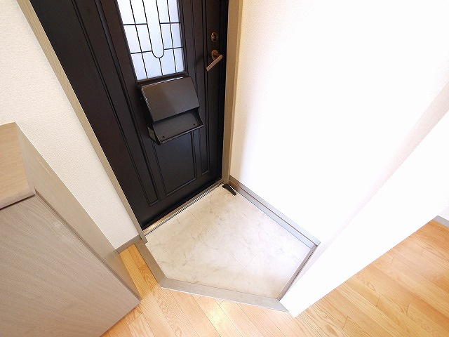 フローラ新大宮の玄関|シンプルで使いやすい玄関です