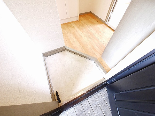 フローラ新大宮の玄関|落ち着いた玄関です