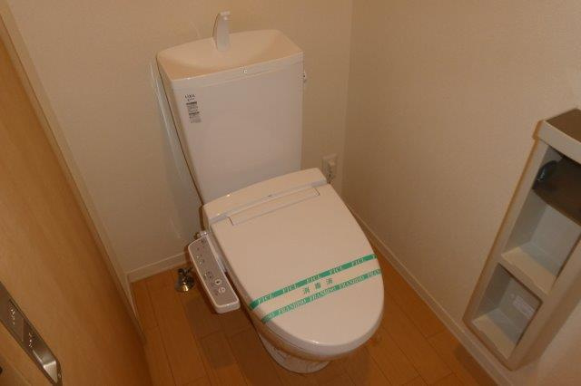 セレーナＢのトイレ|ウォシュレット