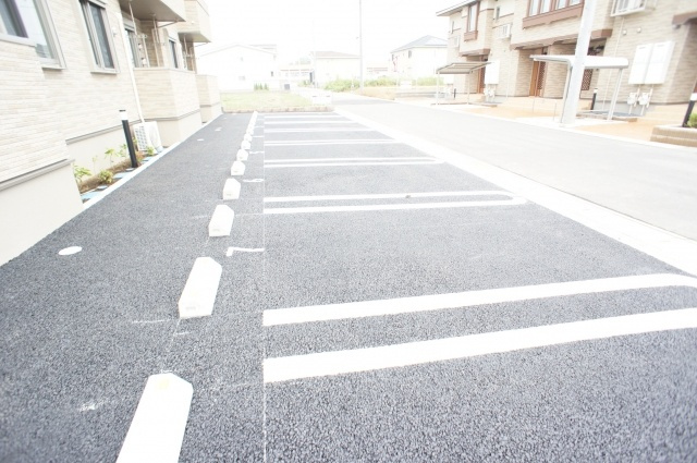 リュミエールⅠの駐車場