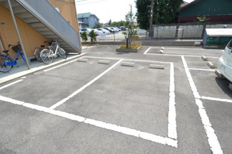 【駐車場】