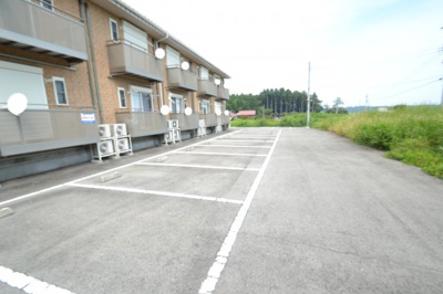 【駐車場】 | レフィナードさやか
