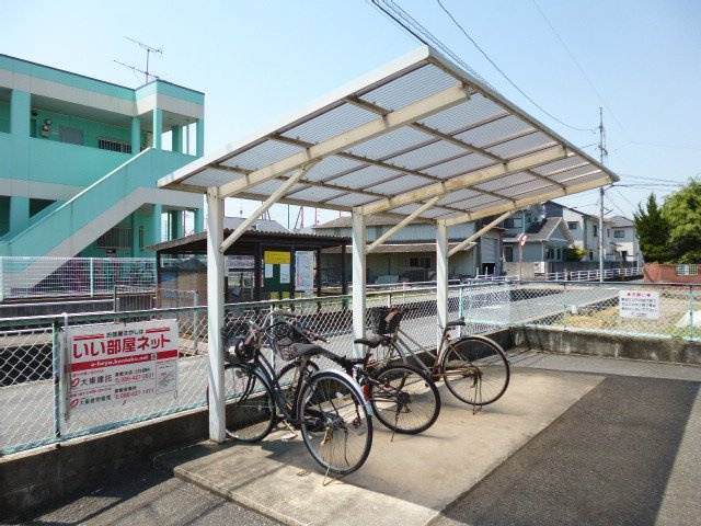 倉敷市老松町１丁目のアパートのその他共用部分|自転車置き場