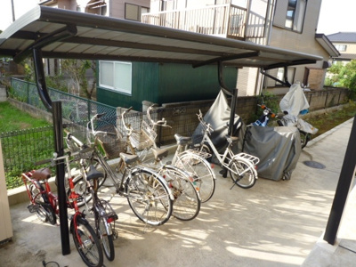 【その他共用部分】 | ロワール郡本 | 屋根付駐輪場