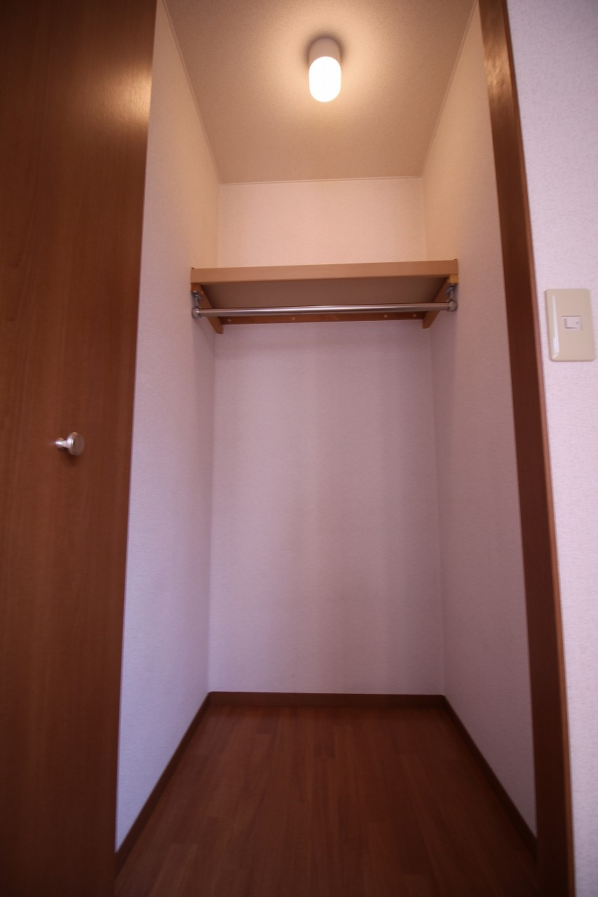 レジデンス・ノヴァＥの収納|開けている状態