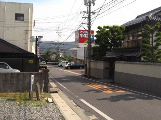 津山市椿高下　売土地103坪の前面道路含む現地写真