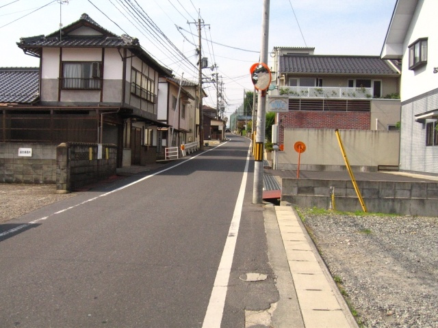 津山市椿高下　売土地103坪の前面道路含む現地写真