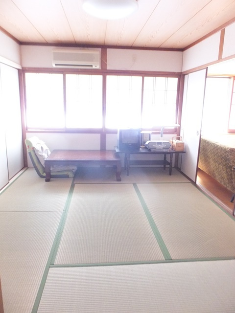 津山市上之町　売店舗併用住宅の居間・リビング