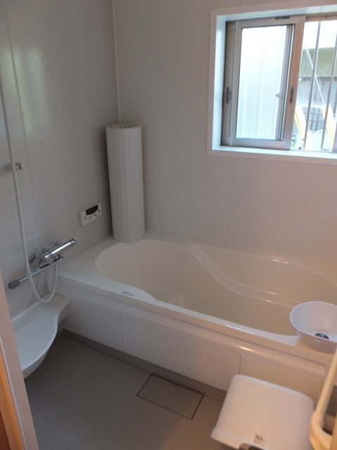 津山市上之町　売店舗併用住宅の浴室