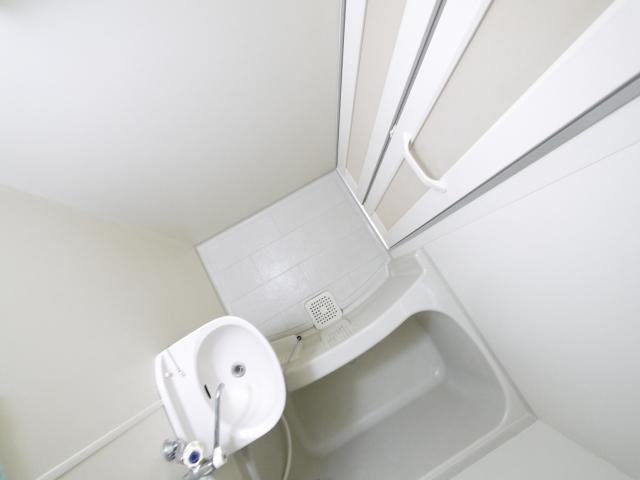 ジュネス新大宮Aの浴室|ゆったり過ごせるお風呂です