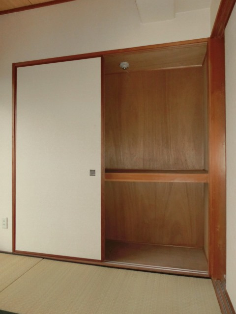 エル三津屋の収納