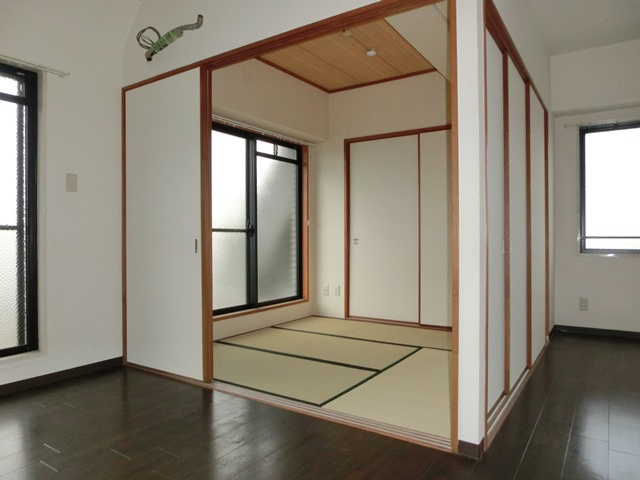 エル三津屋の和室