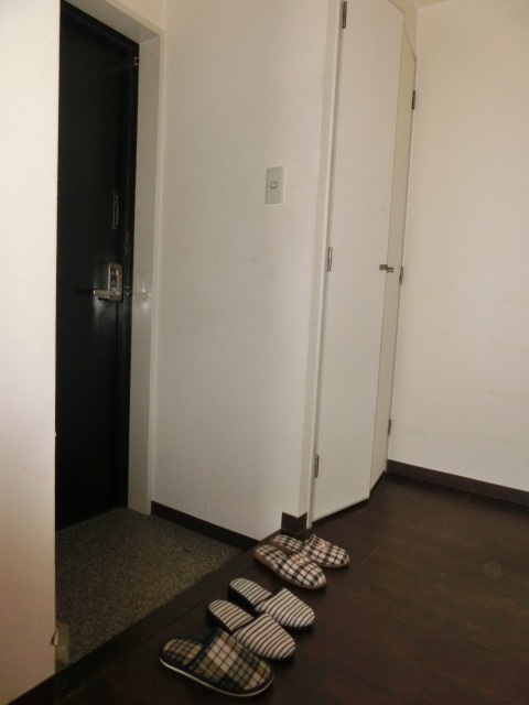 エル三津屋の玄関