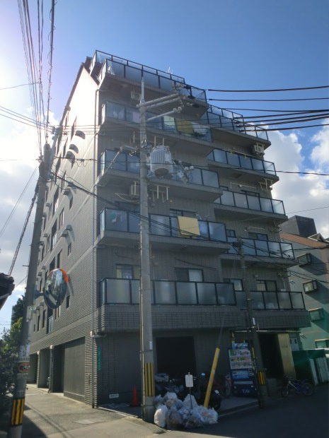 エル三津屋の外観